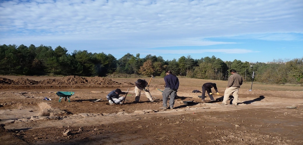 Excavation work in the western rooms of Building 1